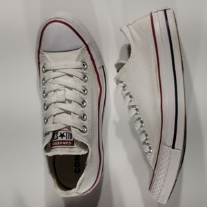 CONVERSE ALL-STAR CHUCK TAYLOR LOWTOPS,  WOMANS SIZE 7 GUC